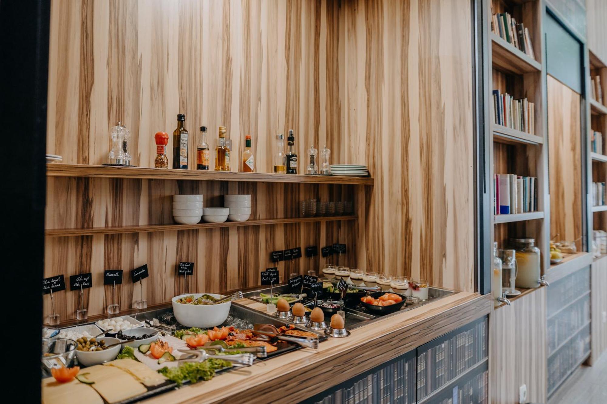 Science Hotel Premium Сегед Экстерьер фото