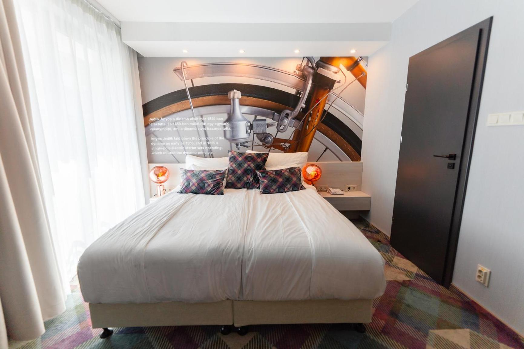 Science Hotel Premium Сегед Экстерьер фото